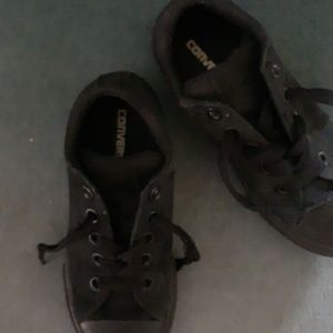 Kids' black converse